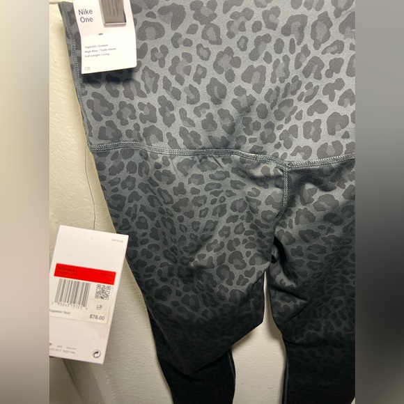 NWT Dry Fit Nike Women’s Training Pants SZ L - Picture 3 of 11